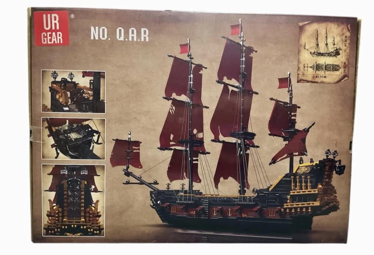 UR GEAR Red Pirates Ship Building Block Set