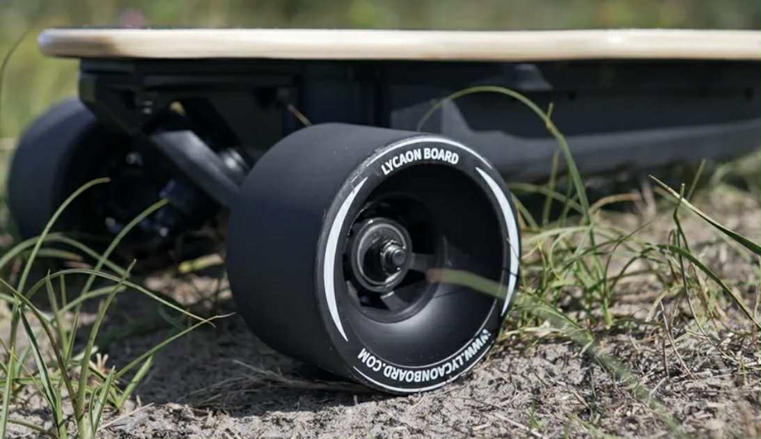 Lycaon GR Electric Skateboard W/Remote & Charger