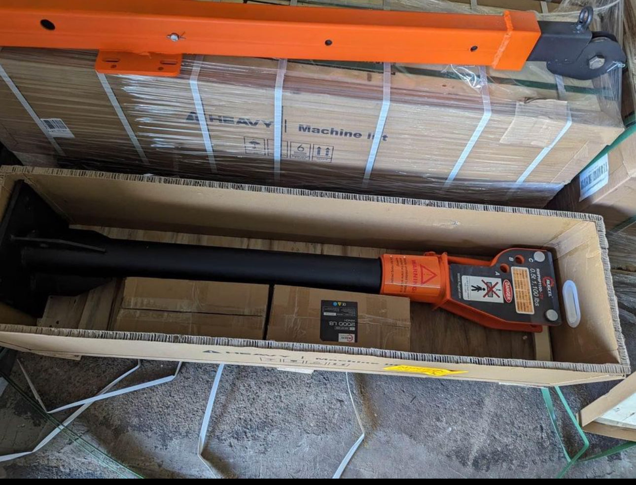 Folding Truck-Mounted Crane W/Electric Winch 12V Electric Winch 2000lbs / 3500lbs