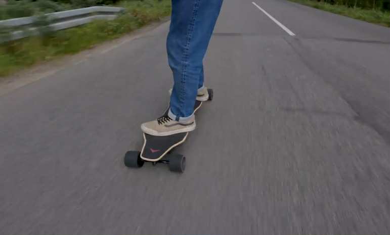 Lycaon GR Electric Skateboard W/Remote & Charger