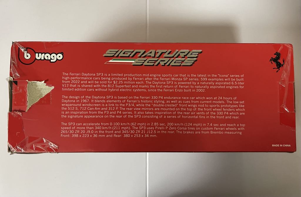 Bburago Ferrari Daytona SP3 - 1:18 Scale Model
