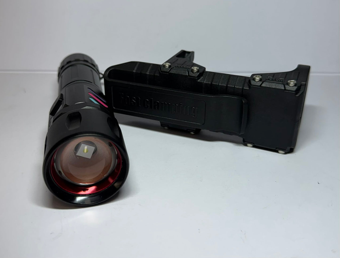 Magnetic Zoom Flashlight W/Tactical Bracket Clip | W5239